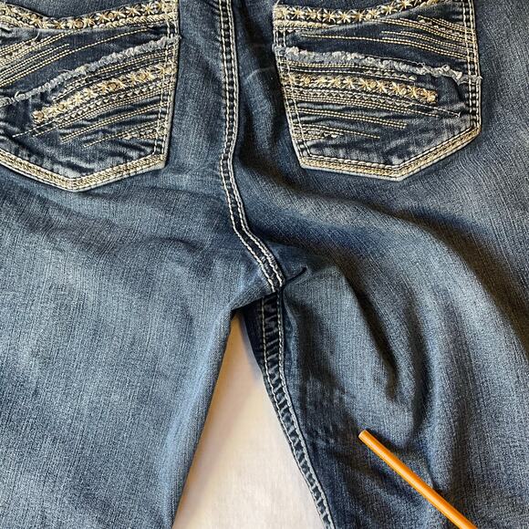 Maurices Women Capri Jeans size 34 Blue Mid Rise Stretch Exclusive of Decoration - Picture 11 of 11